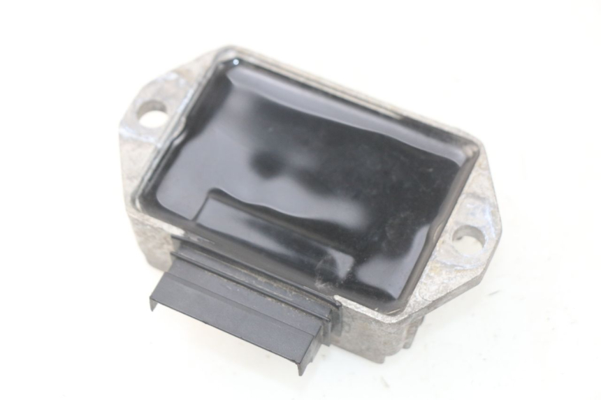 photo de REGULATOR ŁADOWANIA PIAGGIO VESPA SPRINT 2T 50 (2014 - 2018) - Szczegół części