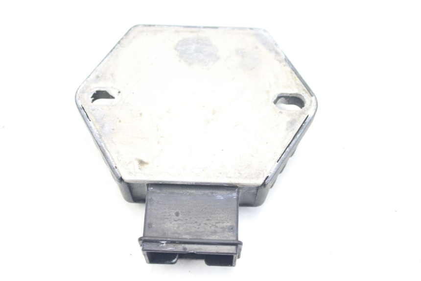 photo de REGULATOR ŁADOWANIA HONDA VFR FI RC46 800 (1998 - 2001) - Punkty mocowania