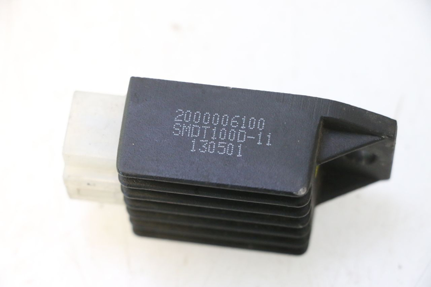 photo de REGULATOR ŁADOWANIA PEUGEOT VIVACITY NEW 2T 50 (2008 - 2017) - Szczegół części