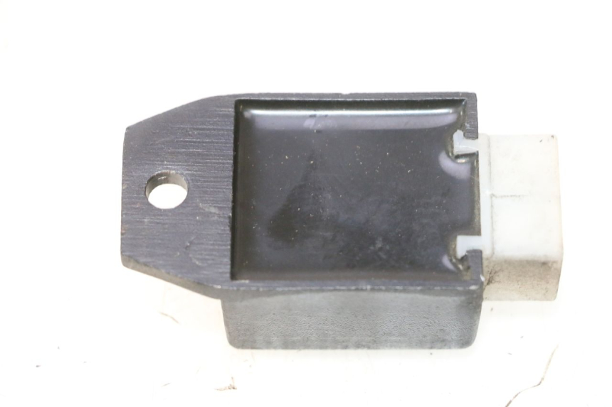 photo de REGULATOR ŁADOWANIA PEUGEOT VIVACITY NEW 2T 50 (2008 - 2017) - Inny kąt widzenia