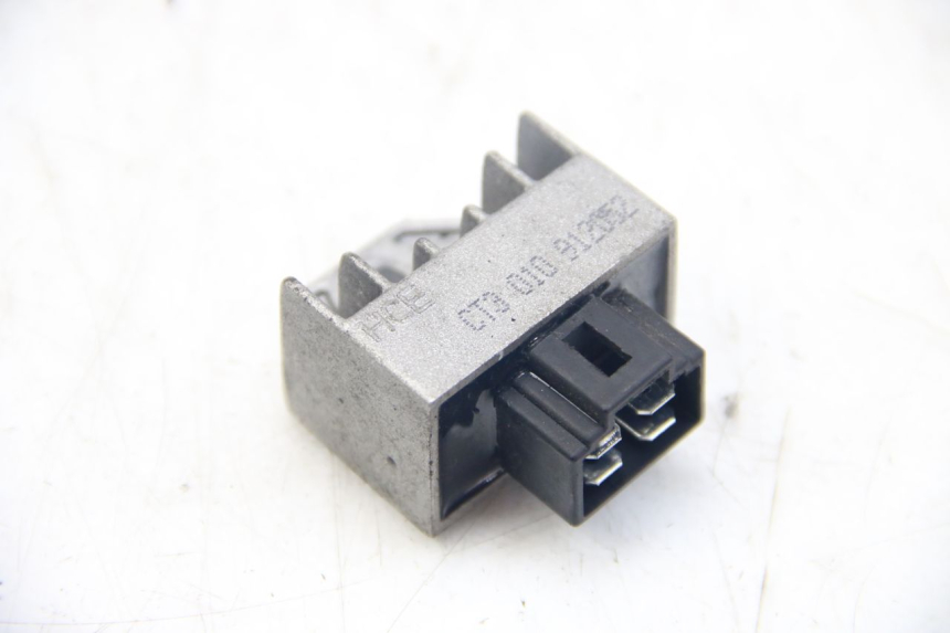 photo de REGULATOR ŁADOWANIA PEUGEOT VIVACITY NEW 4T 50 (2008 - 2017) - Widok główny