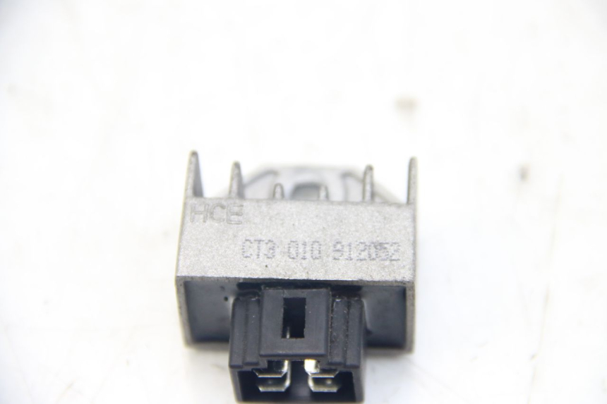 photo de REGULATOR ŁADOWANIA PEUGEOT VIVACITY NEW 4T 50 (2008 - 2017) - Inny kąt widzenia