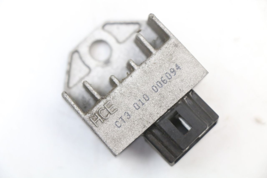 photo de REGULATOR ŁADOWANIA PEUGEOT VIVACITY NEW 4T 50 (2008 - 2017) - Widok główny