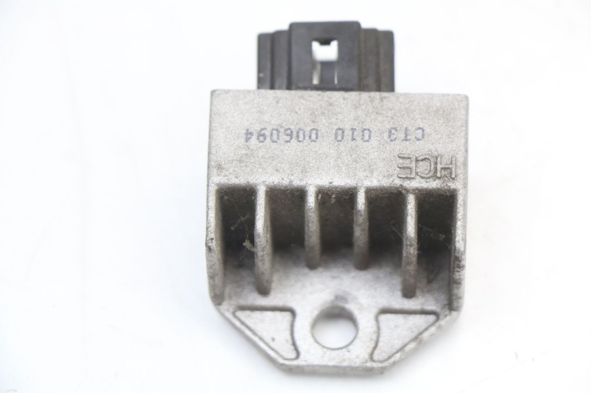 photo de REGULATOR ŁADOWANIA PEUGEOT VIVACITY NEW 4T 50 (2008 - 2017) - Szczegół części