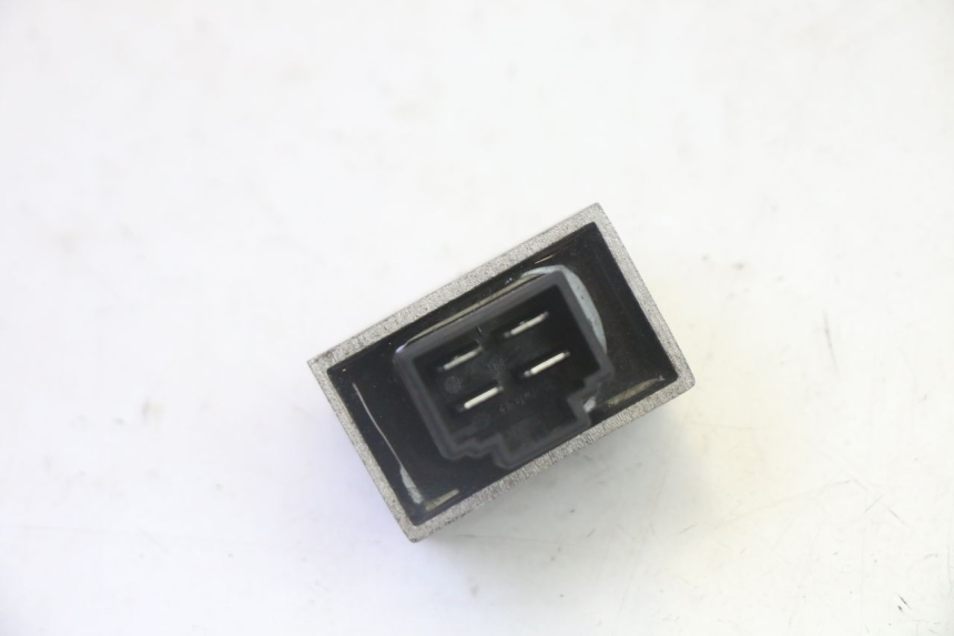 photo de REGULATOR ŁADOWANIA PEUGEOT VIVACITY NEW 4T 50 (2008 - 2017) - Zoom stanu zużycia