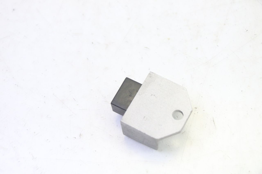 photo de REGULATOR ŁADOWANIA PEUGEOT VIVACITY NEW 4T 50 (2008 - 2017) - Inny kąt widzenia