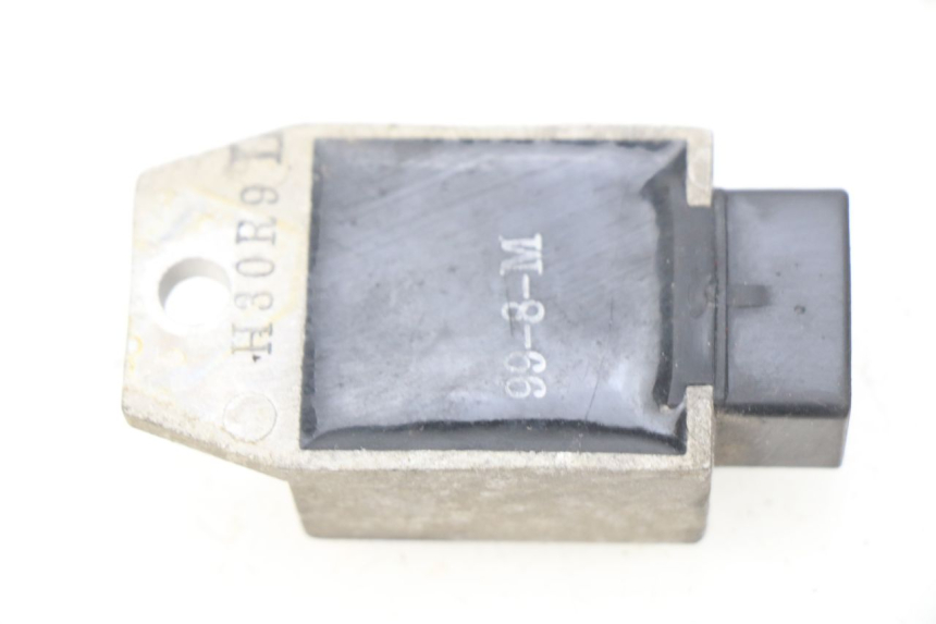 photo de REGULATOR ŁADOWANIA PEUGEOT VIVACITY 50 (1998 - 2003) - Zoom stanu zużycia