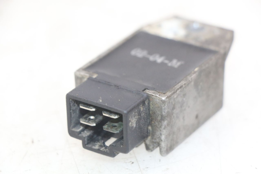 photo de REGULATOR ŁADOWANIA PEUGEOT VIVACITY 50 (1998 - 2003) - Zoom stanu zużycia