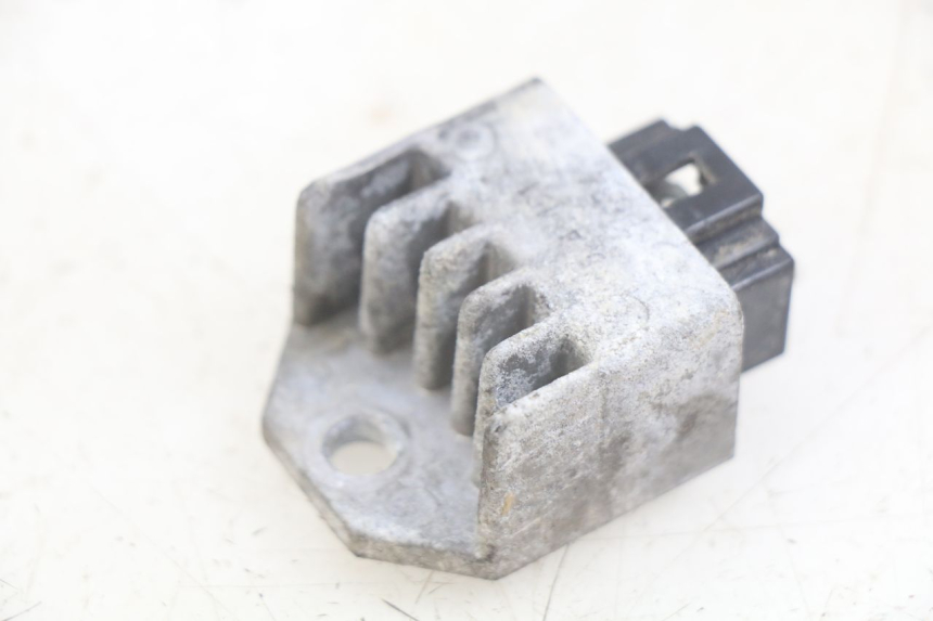 photo de REGULATOR ŁADOWANIA PEUGEOT VIVACITY 50 (2004 - 2009) - Inny kąt widzenia