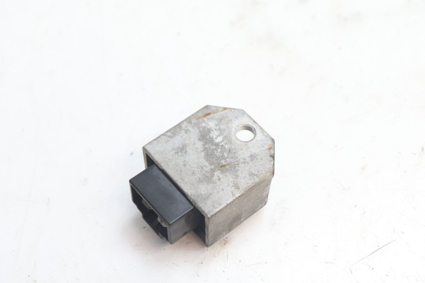 photo de REGULATOR ŁADOWANIA PEUGEOT VIVACITY 50 (1998 - 2003) - Inny kąt widzenia