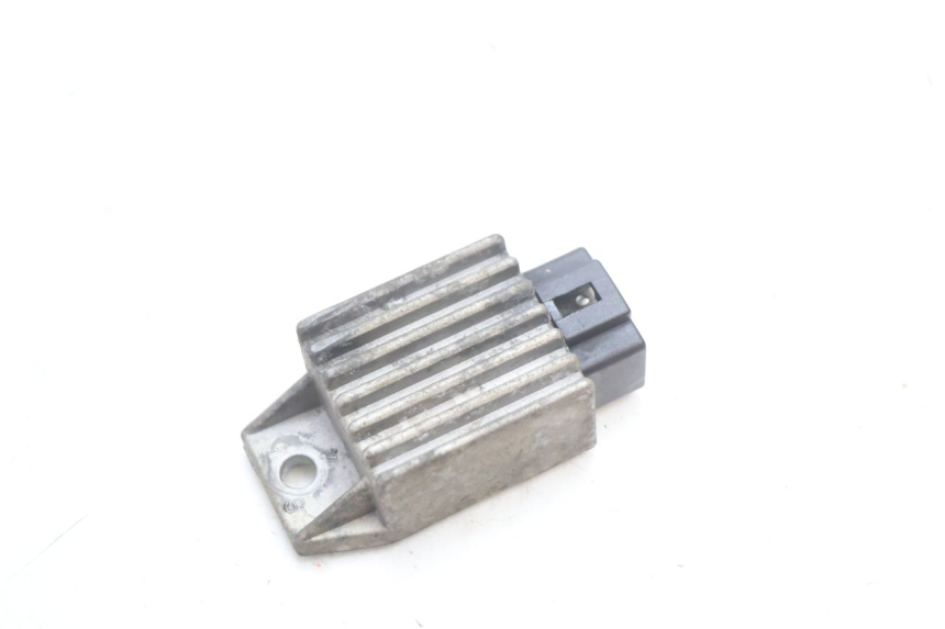 photo de REGULATOR ŁADOWANIA PEUGEOT VIVACITY 50 (1998 - 2003) - Szczegół części