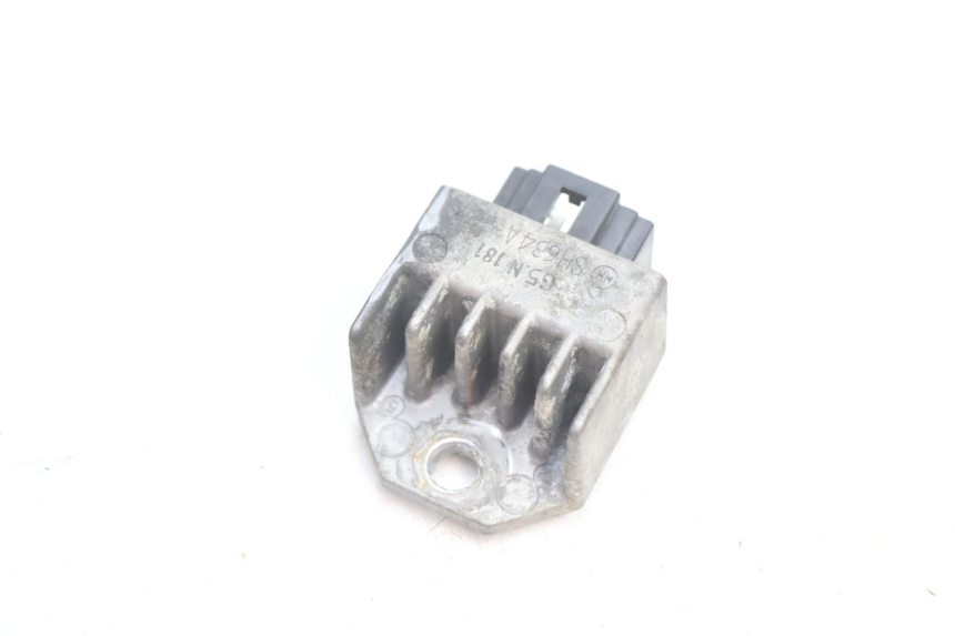 photo de REGULATOR ŁADOWANIA PEUGEOT VIVACITY 50 (2004 - 2009) - Szczegół części