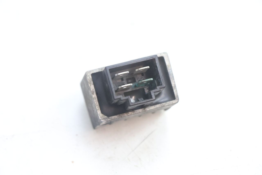 photo de REGULATOR ŁADOWANIA PEUGEOT VIVACITY 50 (2004 - 2009) - Zoom stanu zużycia