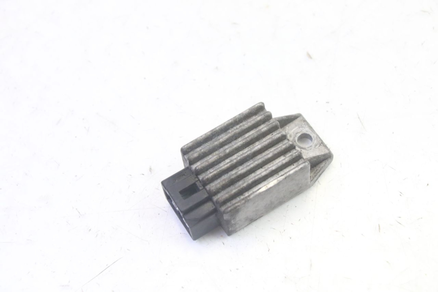 photo de REGULATOR ŁADOWANIA PEUGEOT VIVACITY 100 (1999 - 2008) - Widok główny