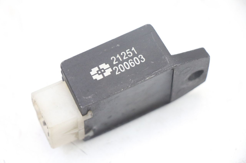 photo de REGULATOR ŁADOWANIA VONROAD YIBEN 125 (2006 - 2010) - Zoom stanu zużycia