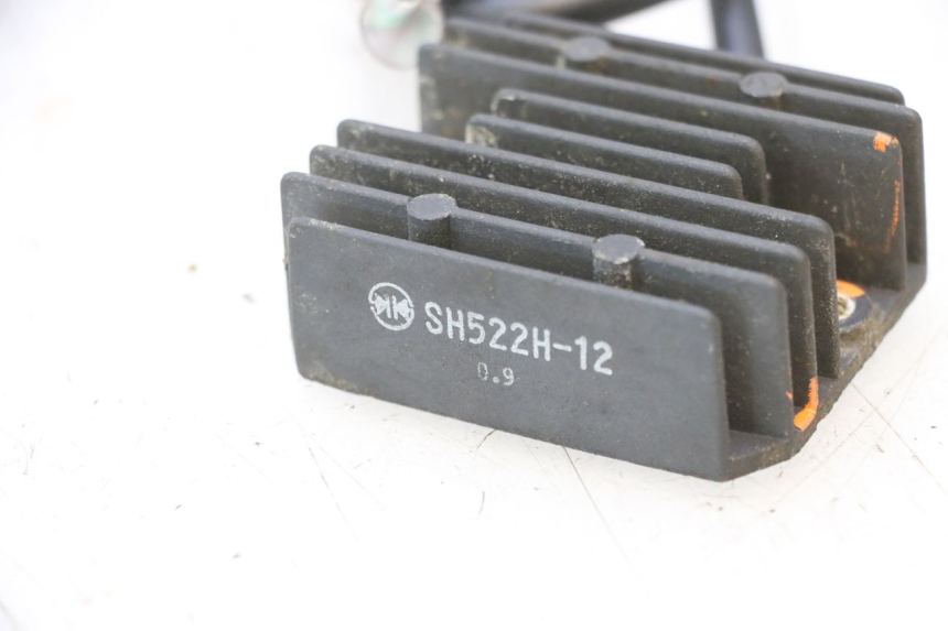 photo de REGULATOR ŁADOWANIA YAMAHA WAVE RUNNER GP R 1200 (2000 - 2003) - Zoom stanu zużycia