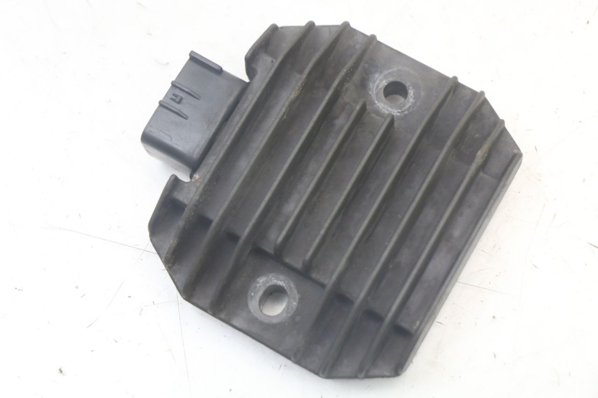 photo de REGULATOR ŁADOWANIA YAMAHA XMAX X-MAX 125 (2006 - 2009) - Zoom stanu zużycia