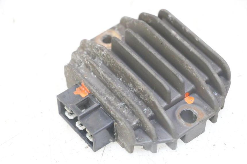 photo de REGULATOR ŁADOWANIA YAMAHA X-MAX XMAX 125 (2010 - 2013) - Inny kąt widzenia