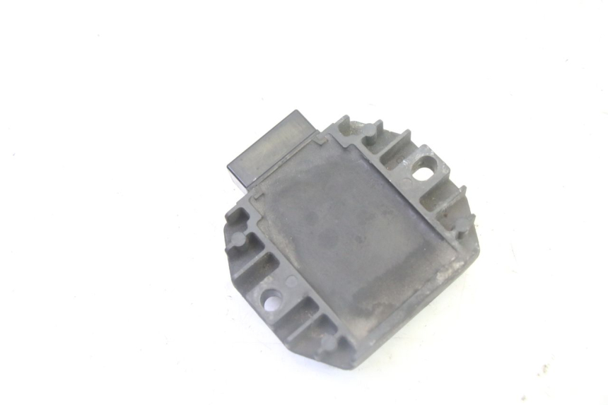 photo de REGULATOR ŁADOWANIA YAMAHA X-MAX XMAX 125 (2010 - 2013) - Inny kąt widzenia