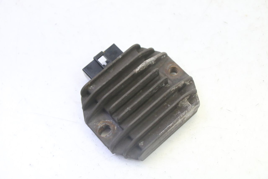 photo de REGULATOR ŁADOWANIA YAMAHA X-MAX XMAX 125 (2010 - 2013) - Szczegół części