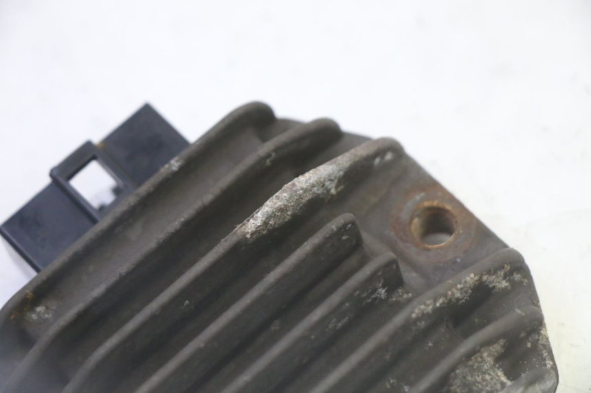 photo de REGULATOR ŁADOWANIA YAMAHA X-MAX XMAX 125 (2010 - 2013) - Zoom stanu zużycia
