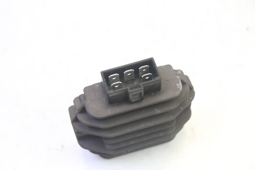 photo de REGULATOR ŁADOWANIA YAMAHA X-MAX XMAX 125 (2010 - 2013) - Inny kąt widzenia