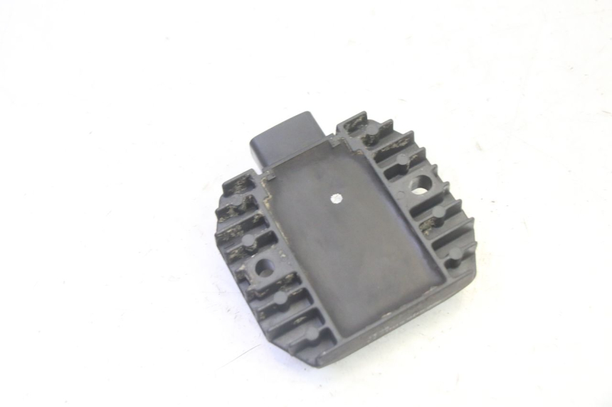photo de REGULATOR ŁADOWANIA YAMAHA X-MAX XMAX 250 (2006 - 2009) - Zoom stanu zużycia