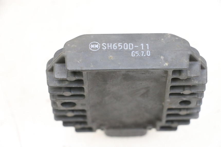 photo de REGULATOR ŁADOWANIA YAMAHA XMAX X-MAX 125 (2006 - 2009) - Inny kąt widzenia