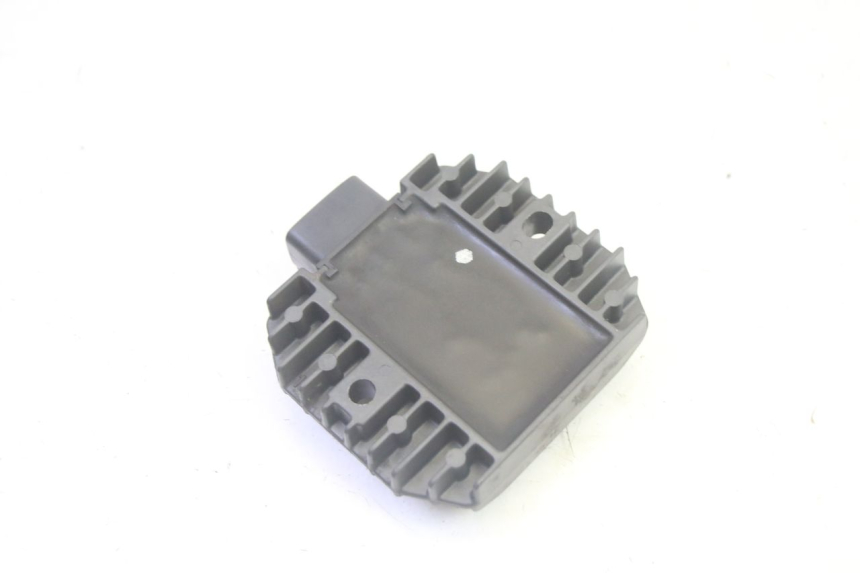 photo de REGULATOR ŁADOWANIA YAMAHA XMAX X-MAX 125 (2006 - 2009) - Zoom stanu zużycia