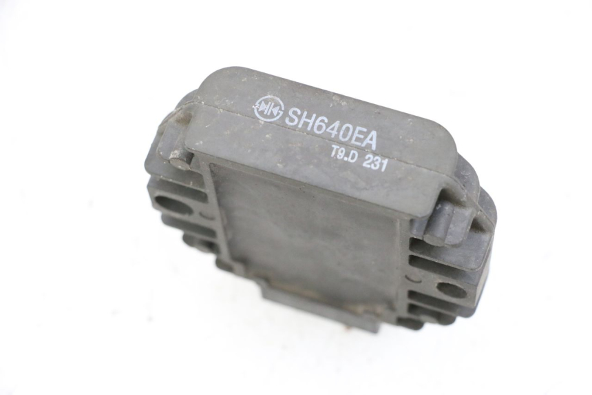 photo de REGULATOR ŁADOWANIA YAMAHA X-MAX XMAX 125 (2010 - 2013) - Szczegół części