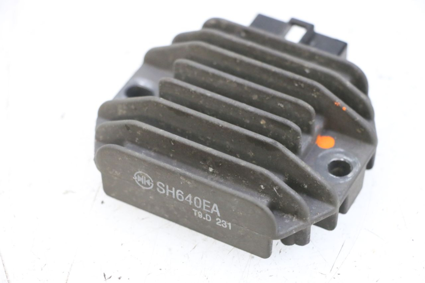 photo de REGULATOR ŁADOWANIA YAMAHA X-MAX XMAX 125 (2010 - 2013) - Widok ogólny