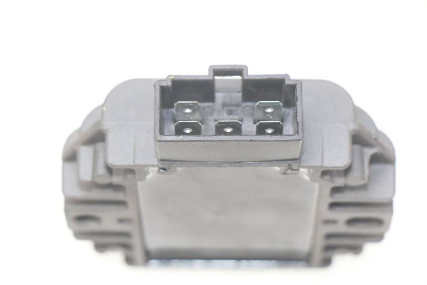 photo de REGULATOR ŁADOWANIA PIAGGIO X7 125 (2007 - 2013) - Zoom stanu zużycia