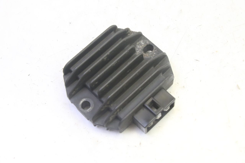 photo de REGULATOR ŁADOWANIA PIAGGIO X8 125 (2004 - 2007) - Zoom stanu zużycia