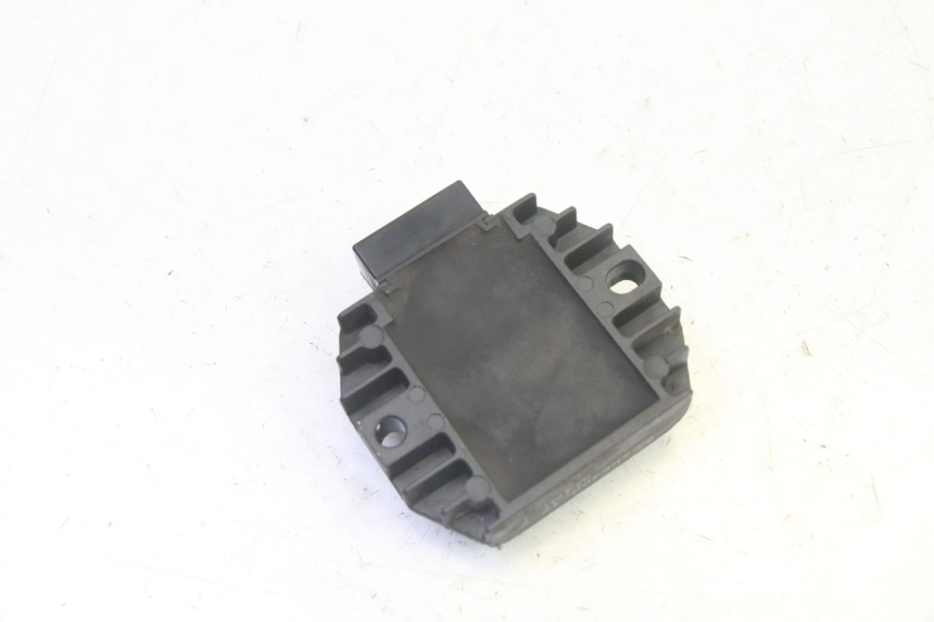 photo de REGULATOR ŁADOWANIA PIAGGIO X8 125 (2004 - 2007) - Inny kąt widzenia