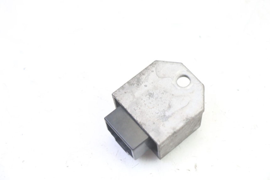 photo de REGULATOR ŁADOWANIA HONDA X8R 50 (1998 - 2003) - Inny kąt widzenia