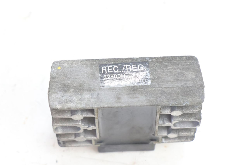 photo de REGULATOR ŁADOWANIA PIAGGIO X9 AMALFI 180 (2000 - 2003) - Inny kąt widzenia