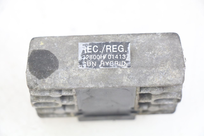 photo de REGULATOR ŁADOWANIA PIAGGIO X9 EVOLUTION 125 (2003 - 2007) - Zoom stanu zużycia