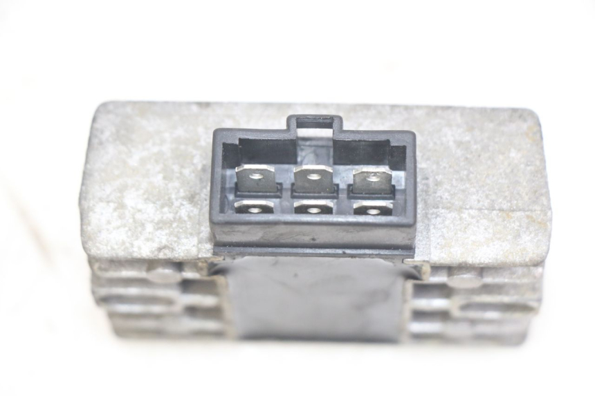 photo de REGULATOR ŁADOWANIA PIAGGIO X9 EVOLUTION 125 (2003 - 2007) - Inny kąt widzenia