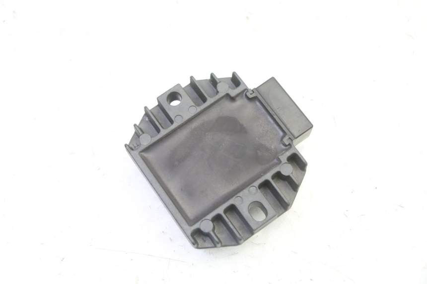 photo de REGULATOR ŁADOWANIA PIAGGIO X9 EVOLUTION 125 (2003 - 2007) - Inny kąt widzenia