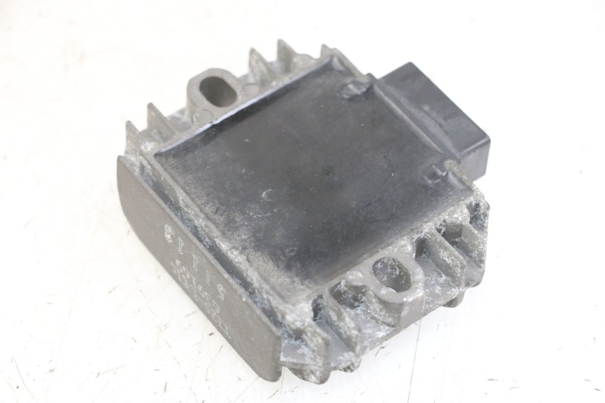 photo de REGULATOR ŁADOWANIA PIAGGIO XEVO - X EVO 125 (2007 - 2017) - Szczegół części