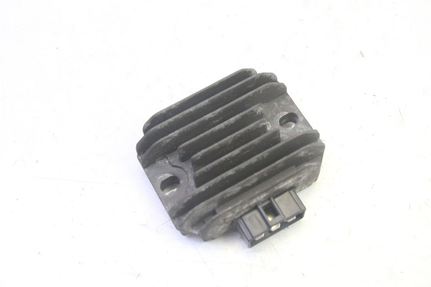 photo de REGULATOR ŁADOWANIA PIAGGIO XEVO - X EVO 125 (2007 - 2017) - Szczegół części