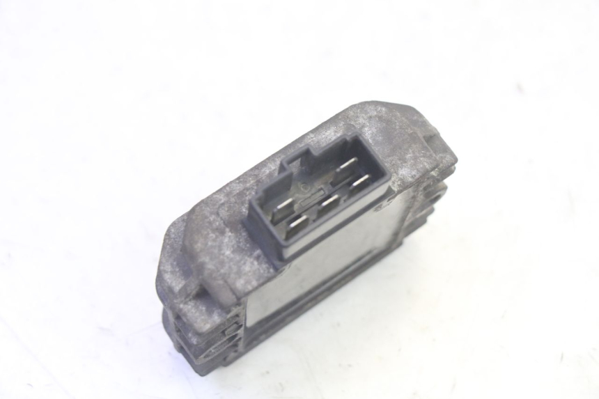 photo de REGULATOR ŁADOWANIA PIAGGIO XEVO - X EVO 125 (2007 - 2017) - Zoom stanu zużycia