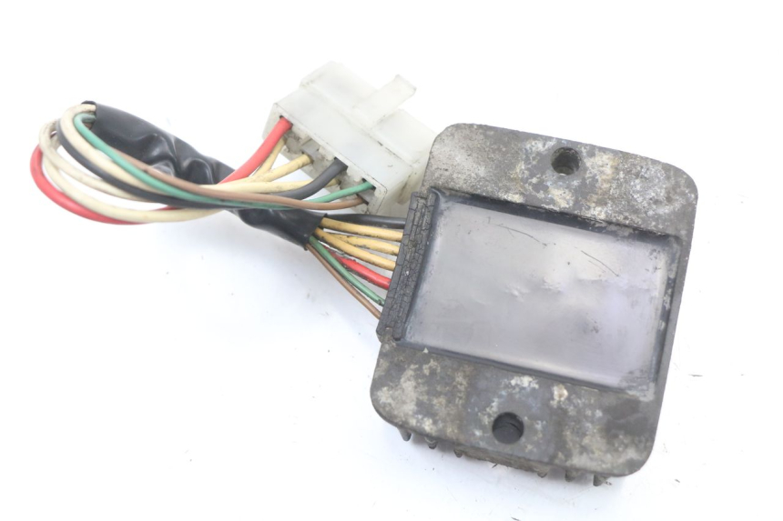 photo de REGULATOR ŁADOWANIA YAMAHA XJ F 900 (1983 - 1994) - Inny kąt widzenia