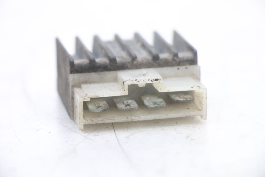 photo de REGULATOR ŁADOWANIA YAMAHA AEROX 50 (1997 - 2006) - Zoom stanu zużycia