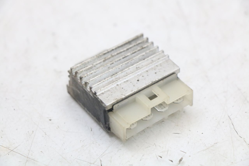 photo de REGULATOR ŁADOWANIA YAMAHA BW'S NG NEXT GENERATION 50 (1996 - 2003) - Zoom stanu zużycia