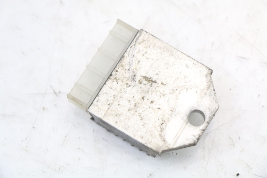 photo de REGULATOR ŁADOWANIA YAMAHA BW'S NG NEXT GENERATION 50 (1996 - 2003) - Zbliżenie techniczne