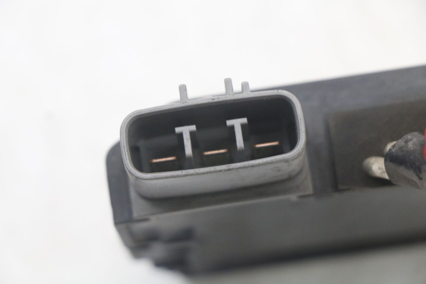 photo de REGULATOR ŁADOWANIA YAMAHA FJR ABS 1300 (2006 - 2012) - Inny kąt widzenia
