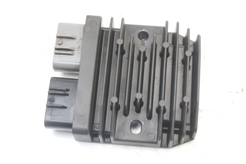 photo de REGULATOR ŁADOWANIA YAMAHA FZ1 FAZER 1000 (2007 - 2009) - Szczegół części
