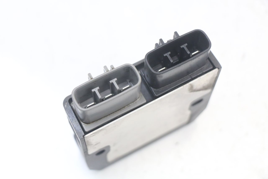 photo de REGULATOR ŁADOWANIA YAMAHA FZ1 FAZER 1000 (2007 - 2009) - Zoom stanu zużycia