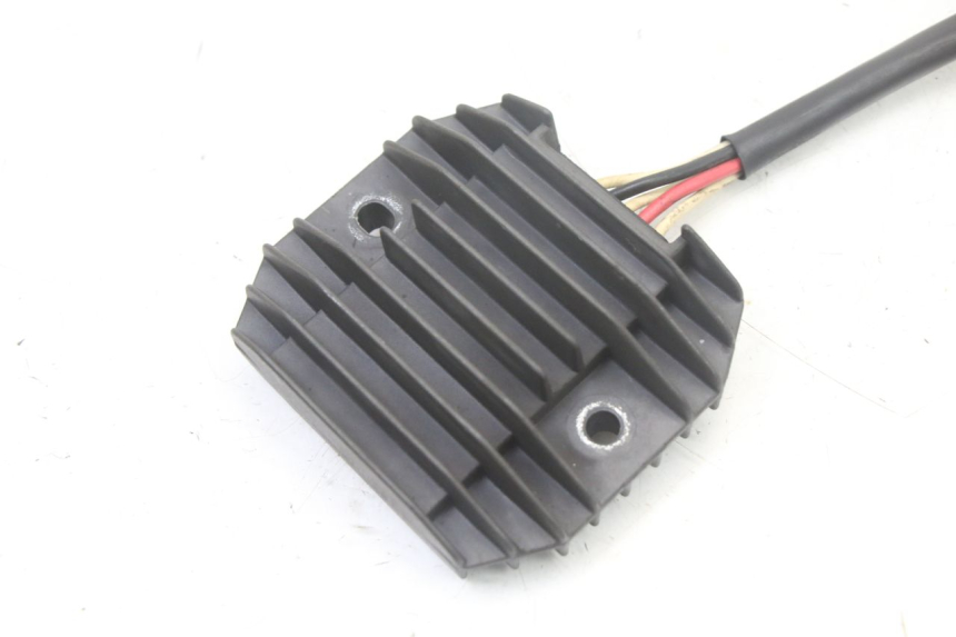 photo de REGULATOR ŁADOWANIA YAMAHA FZS FAZER 600 (2001 - 2003) - Szczegół części